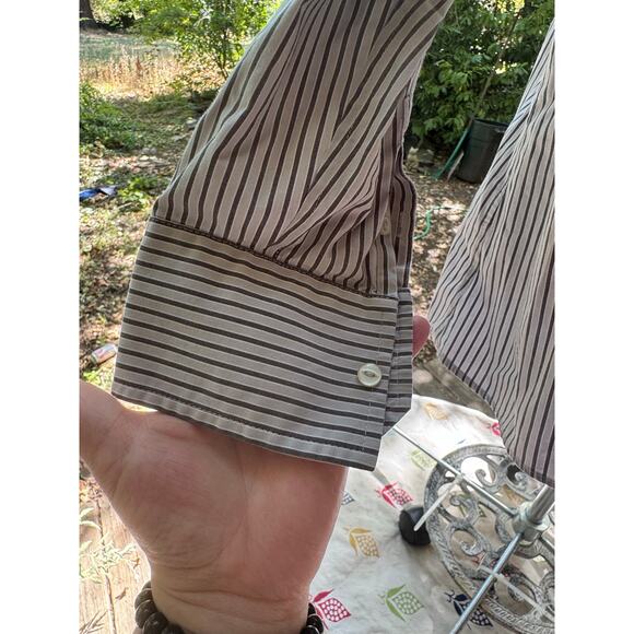 EDDIE BAUER Women's XL Gray White Stripe Wrinkle Free Fit Button Down Shirt - Picture 4 of 8